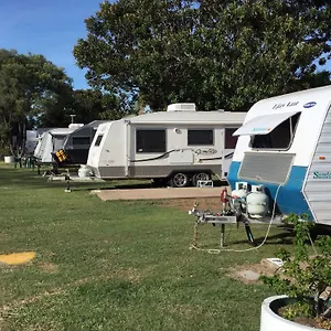 https://moura-caravan-park.queenslandhotels.net